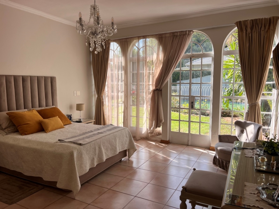 5 Bedroom Property for Sale in Highlands North Gauteng