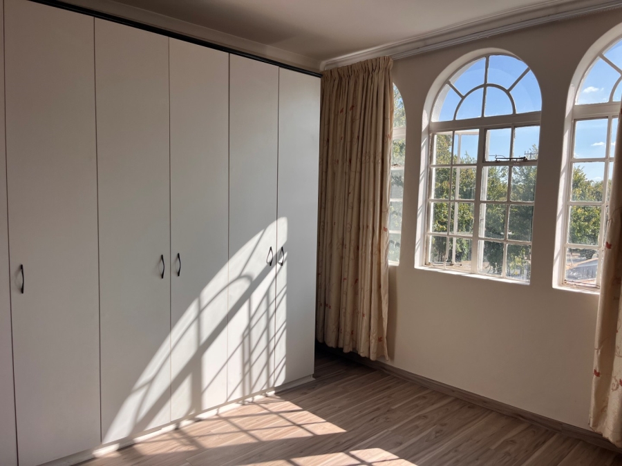 5 Bedroom Property for Sale in Highlands North Gauteng