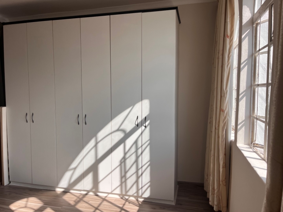 5 Bedroom Property for Sale in Highlands North Gauteng