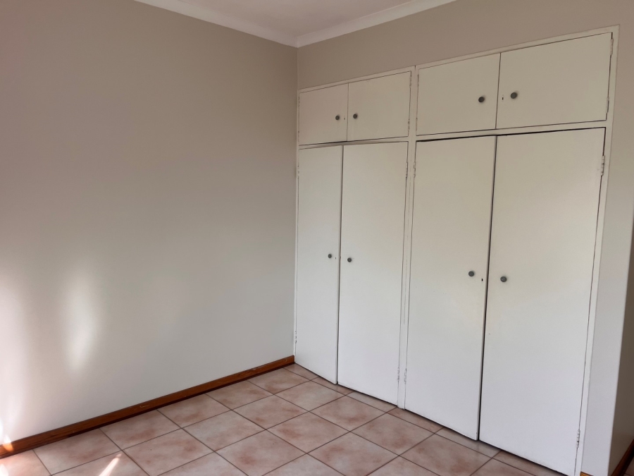 5 Bedroom Property for Sale in Highlands North Gauteng