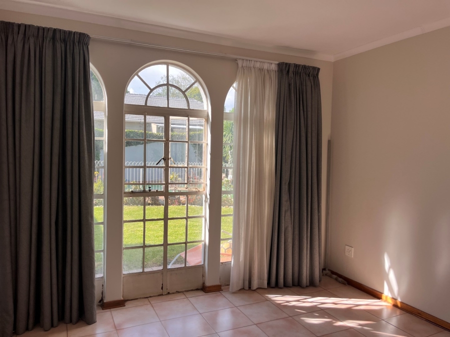 5 Bedroom Property for Sale in Highlands North Gauteng