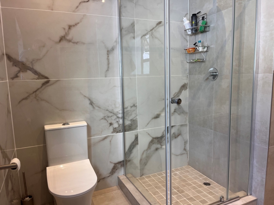 5 Bedroom Property for Sale in Highlands North Gauteng