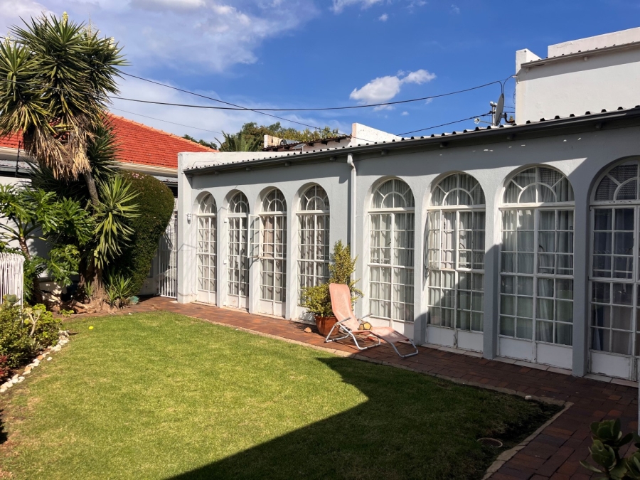 5 Bedroom Property for Sale in Highlands North Gauteng