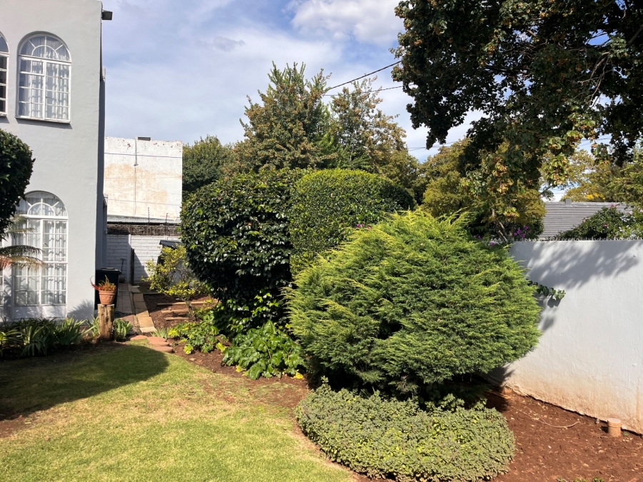 5 Bedroom Property for Sale in Highlands North Gauteng