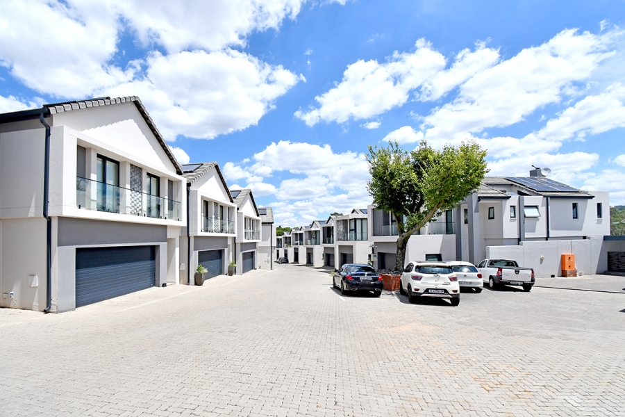 To Let 3 Bedroom Property for Rent in Bryanston Gauteng