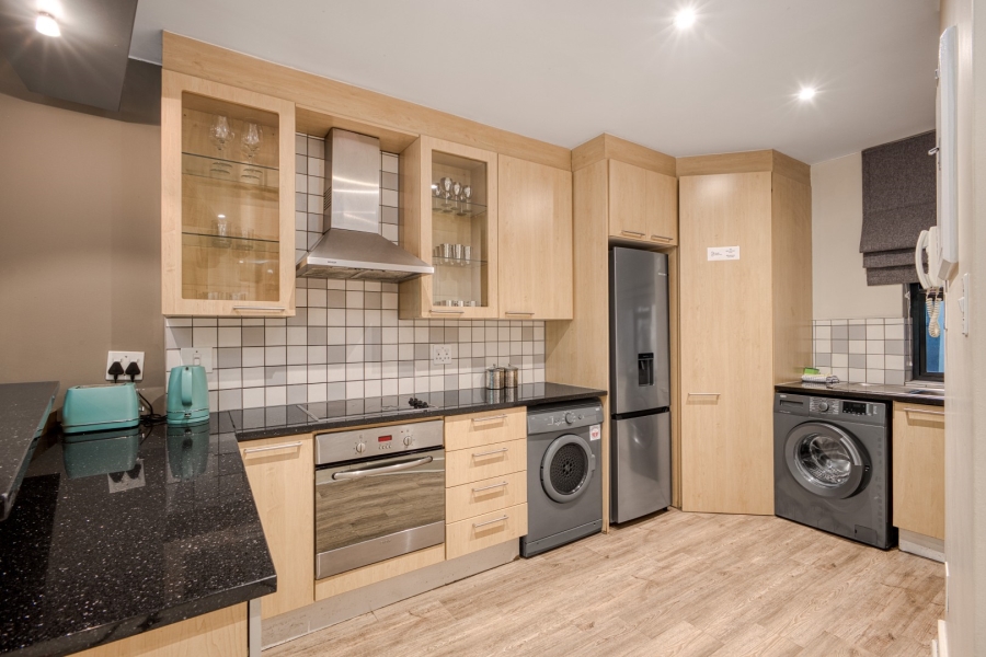 To Let 2 Bedroom Property for Rent in Benmore Gardens Gauteng