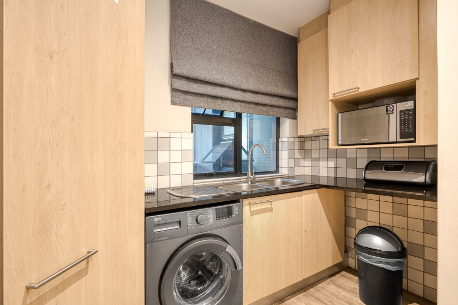 To Let 2 Bedroom Property for Rent in Benmore Gardens Gauteng