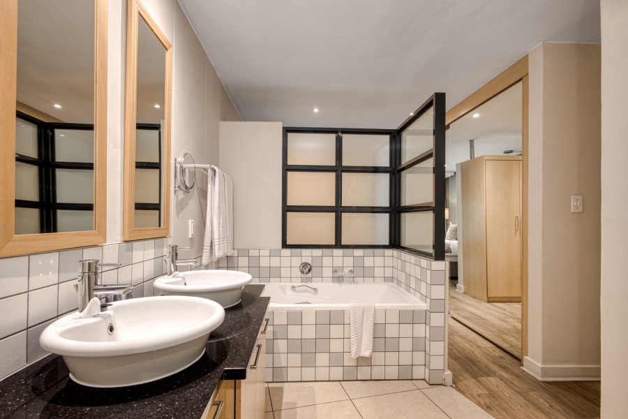 To Let 2 Bedroom Property for Rent in Benmore Gardens Gauteng