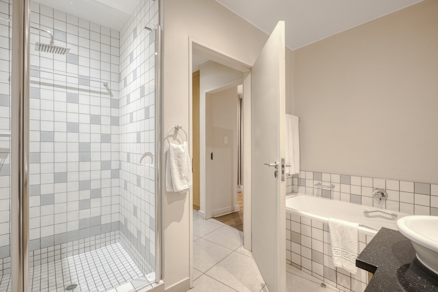 To Let 2 Bedroom Property for Rent in Benmore Gardens Gauteng