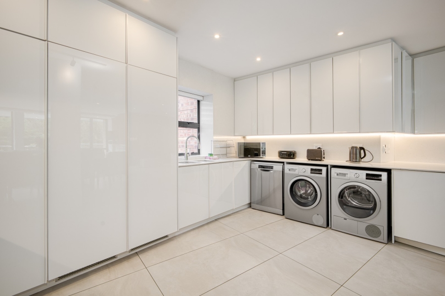 To Let 3 Bedroom Property for Rent in Benmore Gardens Gauteng