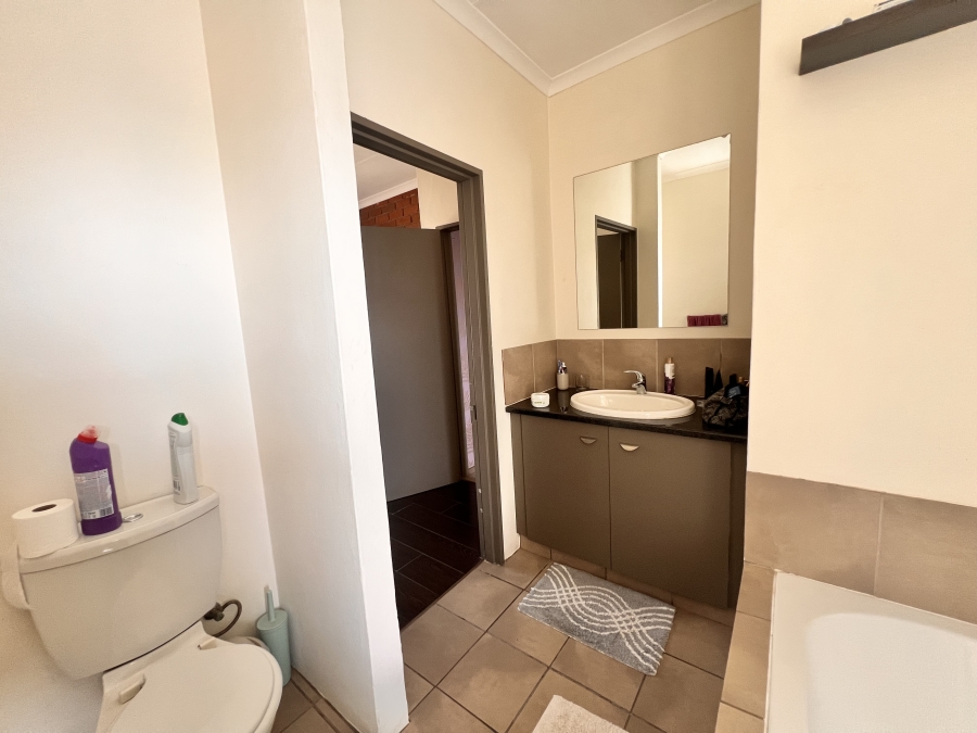 2 Bedroom Property for Sale in Midridge Park Gauteng