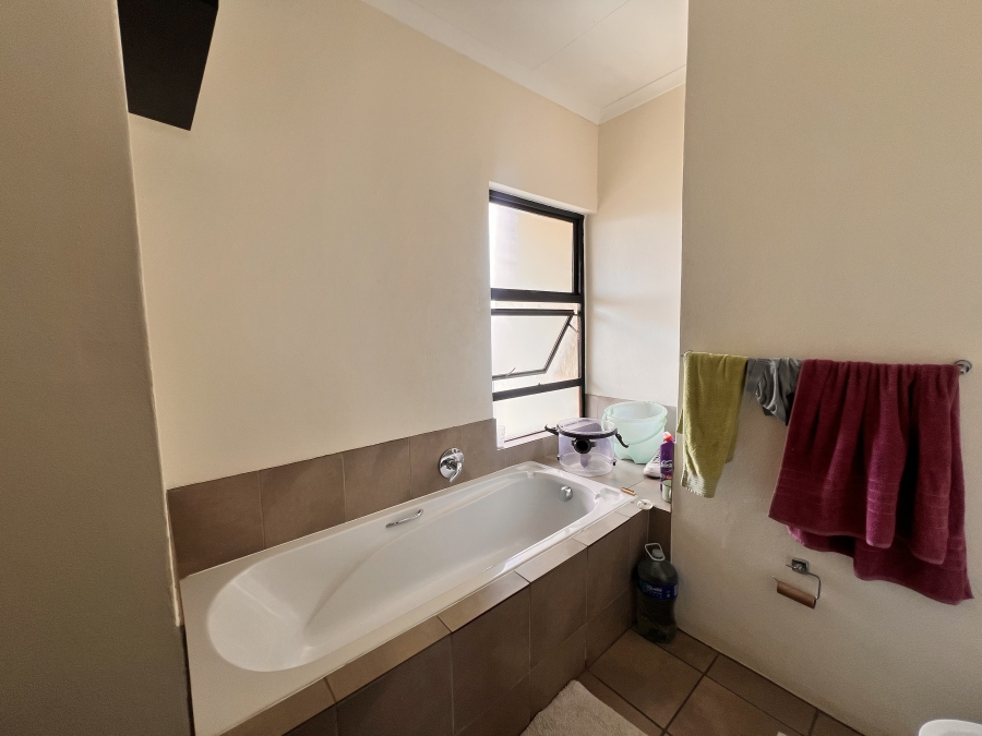 2 Bedroom Property for Sale in Midridge Park Gauteng
