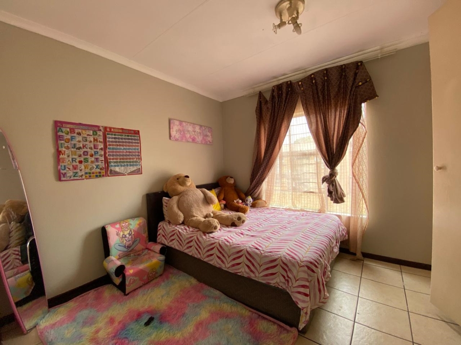 2 Bedroom Property for Sale in Honeypark Gauteng