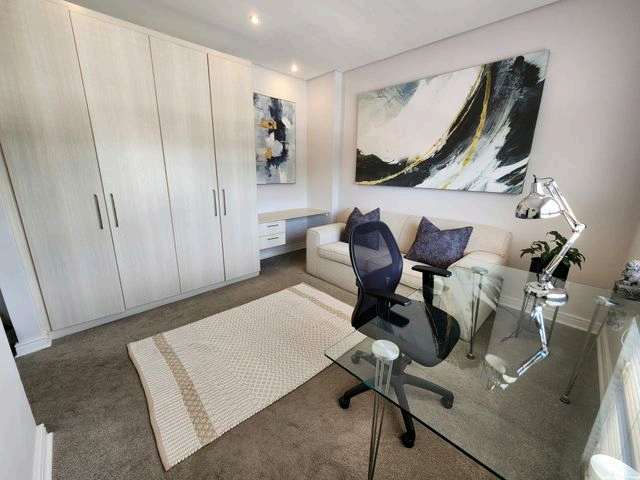 To Let 2 Bedroom Property for Rent in Saxonwold Gauteng