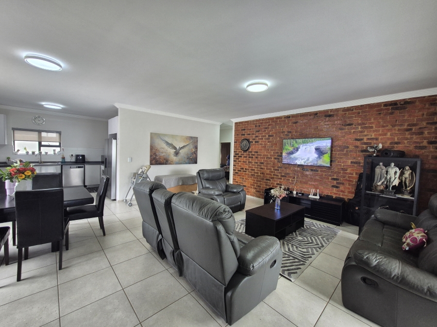 To Let 3 Bedroom Property for Rent in Homes Haven Gauteng
