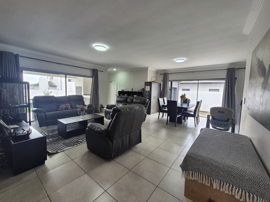 To Let 3 Bedroom Property for Rent in Homes Haven Gauteng