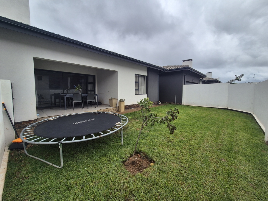 To Let 3 Bedroom Property for Rent in Homes Haven Gauteng