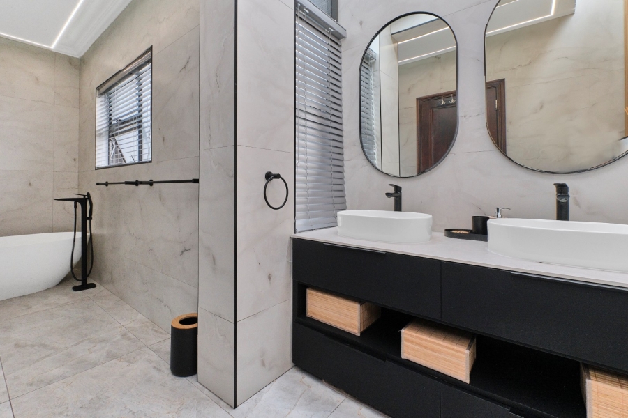 4 Bedroom Property for Sale in Woodmead Gauteng