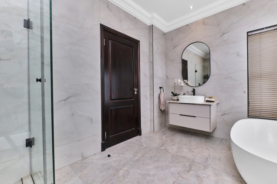 4 Bedroom Property for Sale in Woodmead Gauteng