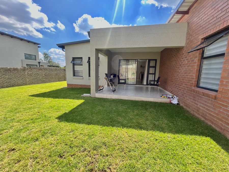 To Let 3 Bedroom Property for Rent in Blue Hills Gauteng
