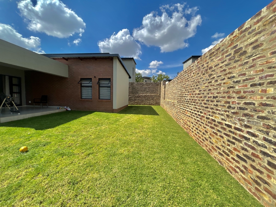 To Let 3 Bedroom Property for Rent in Blue Hills Gauteng
