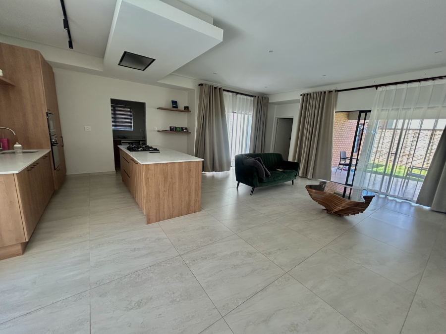 To Let 3 Bedroom Property for Rent in Blue Hills Gauteng