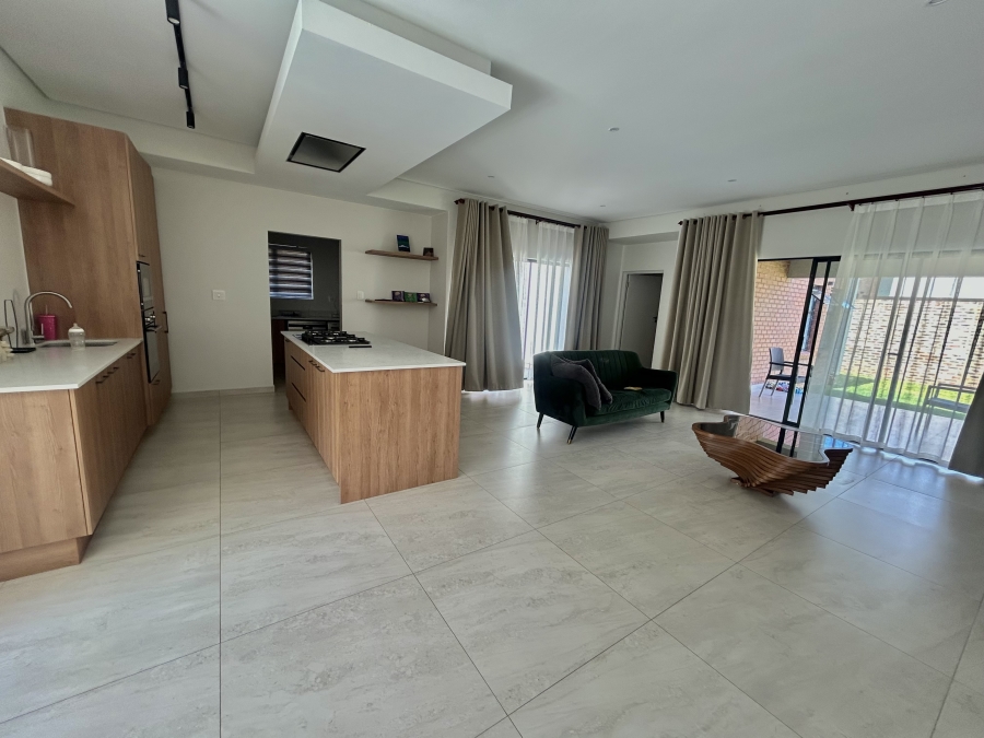 To Let 3 Bedroom Property for Rent in Blue Hills Gauteng