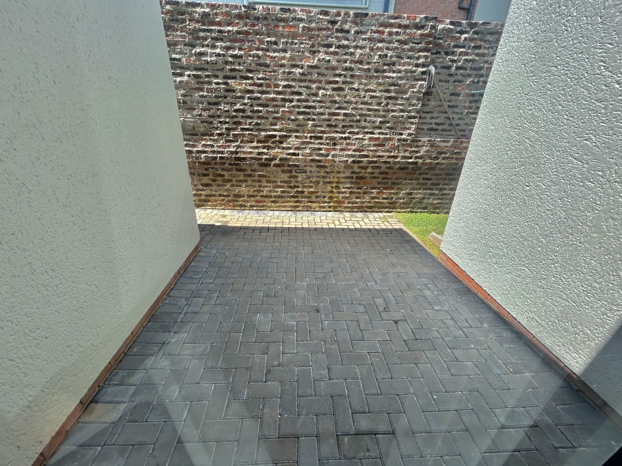 To Let 3 Bedroom Property for Rent in Blue Hills Gauteng