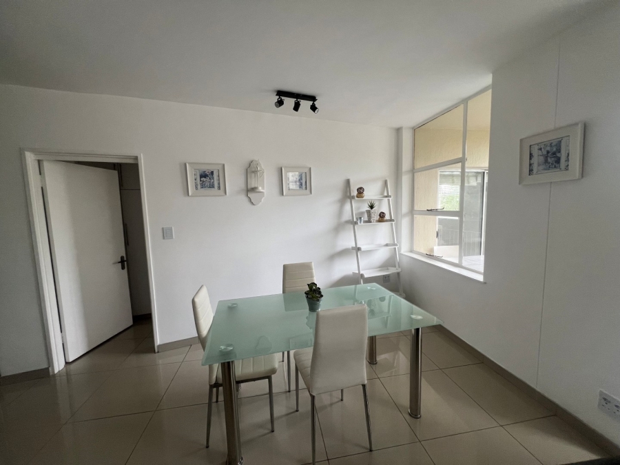 To Let 2 Bedroom Property for Rent in Sandhurst Gauteng