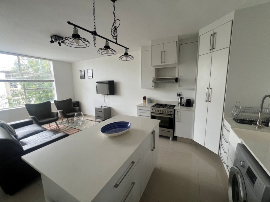 To Let 2 Bedroom Property for Rent in Sandhurst Gauteng