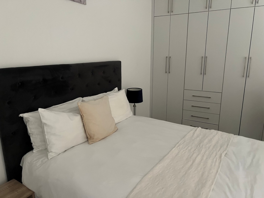 To Let 2 Bedroom Property for Rent in Sandhurst Gauteng