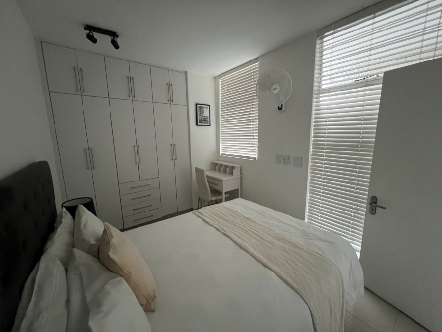 To Let 2 Bedroom Property for Rent in Sandhurst Gauteng