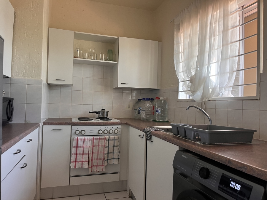 To Let 2 Bedroom Property for Rent in Glensan Gauteng