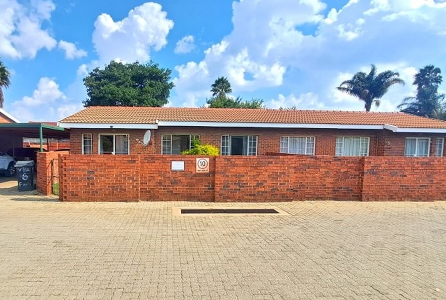 2 Bedroom Property for Sale in West Village Gauteng