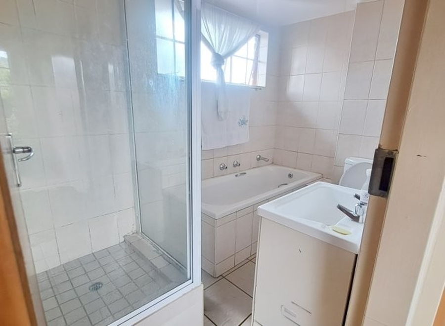 2 Bedroom Property for Sale in West Village Gauteng