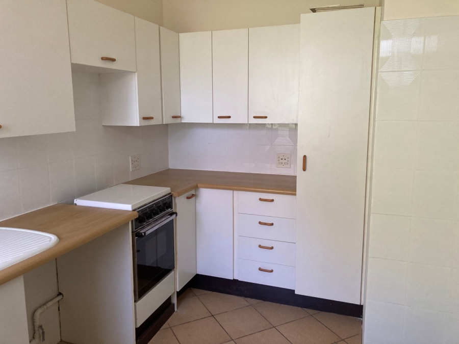 To Let 2 Bedroom Property for Rent in Illovo Gauteng