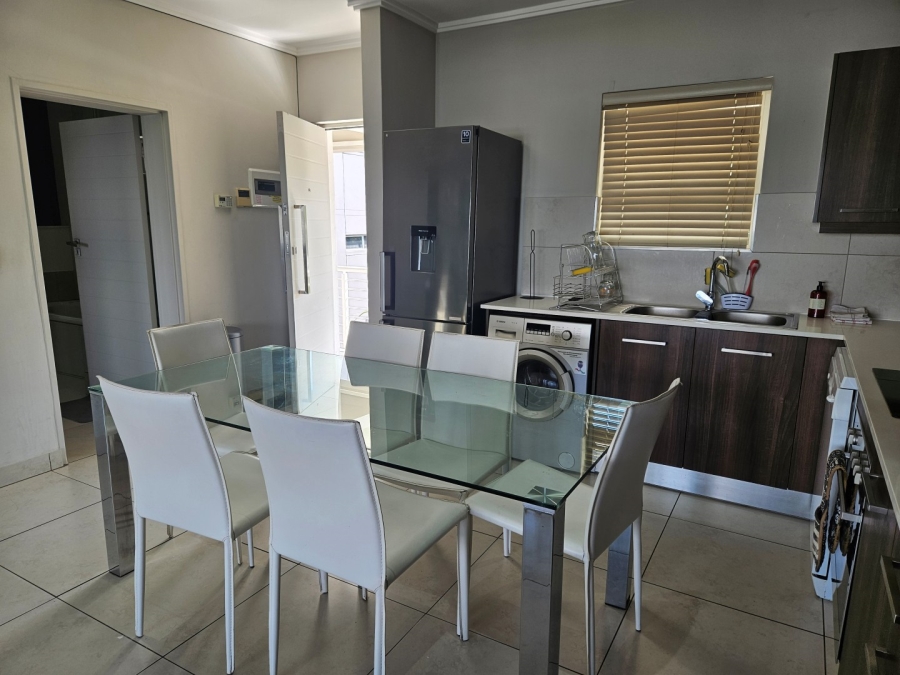 To Let 2 Bedroom Property for Rent in Atholl Gauteng