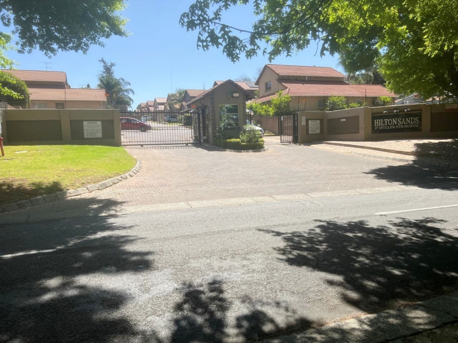To Let 4 Bedroom Property for Rent in Buccleuch Gauteng