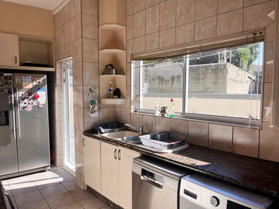 4 Bedroom Property for Sale in Glenhazel Gauteng