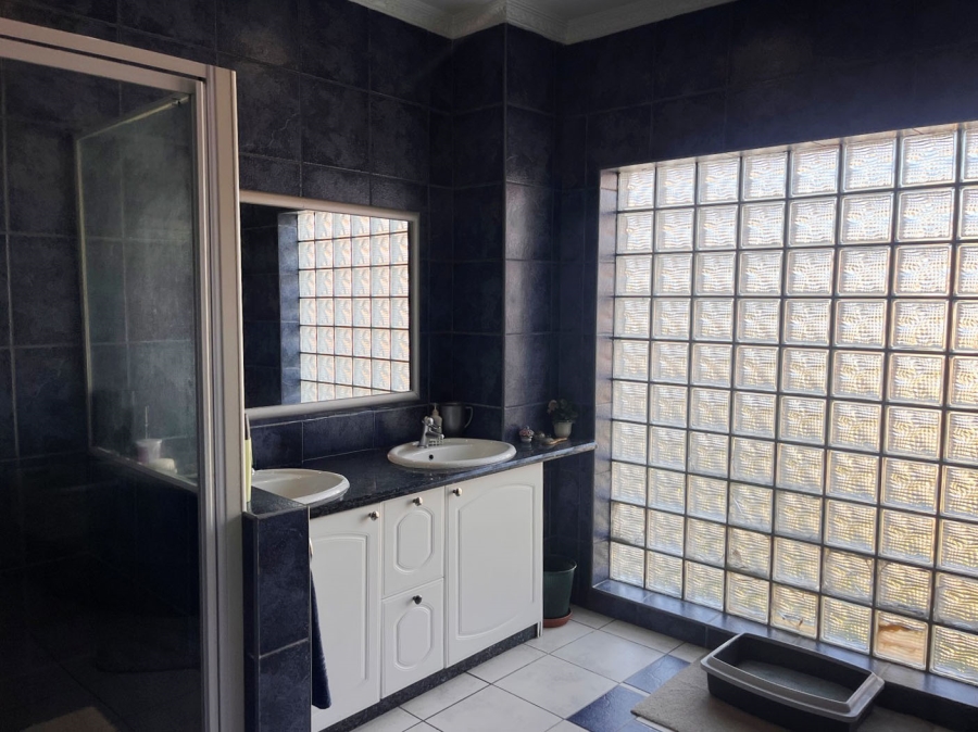 4 Bedroom Property for Sale in Glenhazel Gauteng