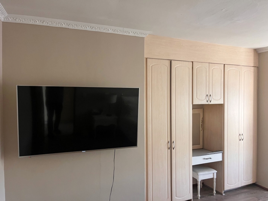 4 Bedroom Property for Sale in Glenhazel Gauteng