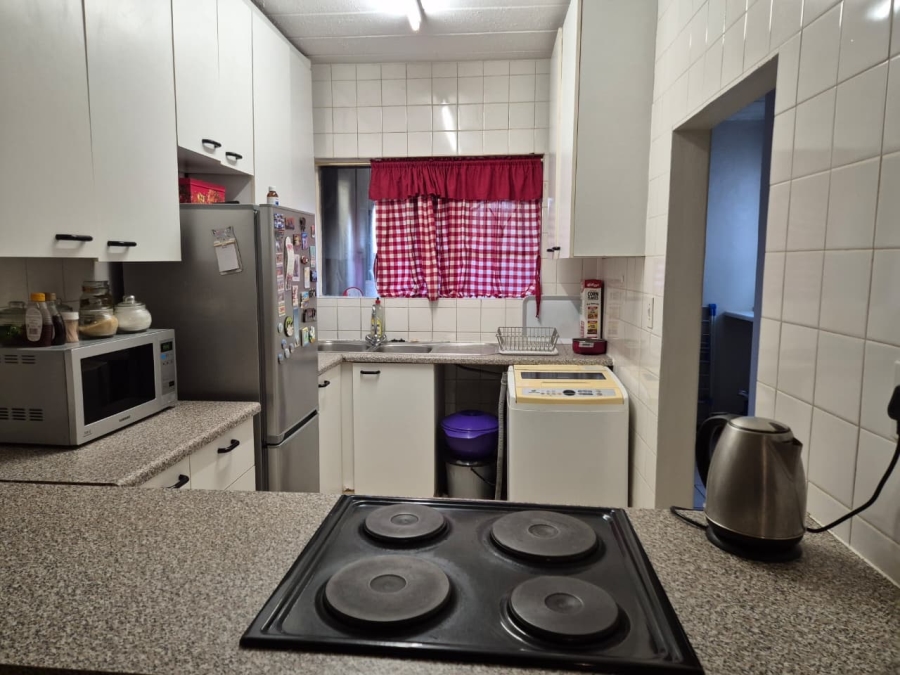 To Let 2 Bedroom Property for Rent in Buccleuch Gauteng