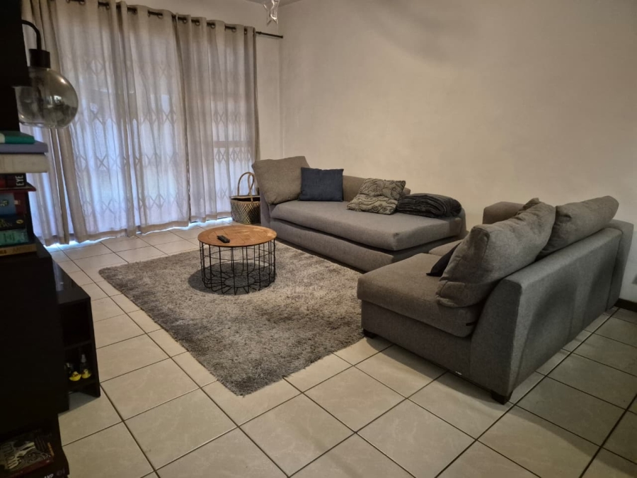 To Let 2 Bedroom Property for Rent in Buccleuch Gauteng