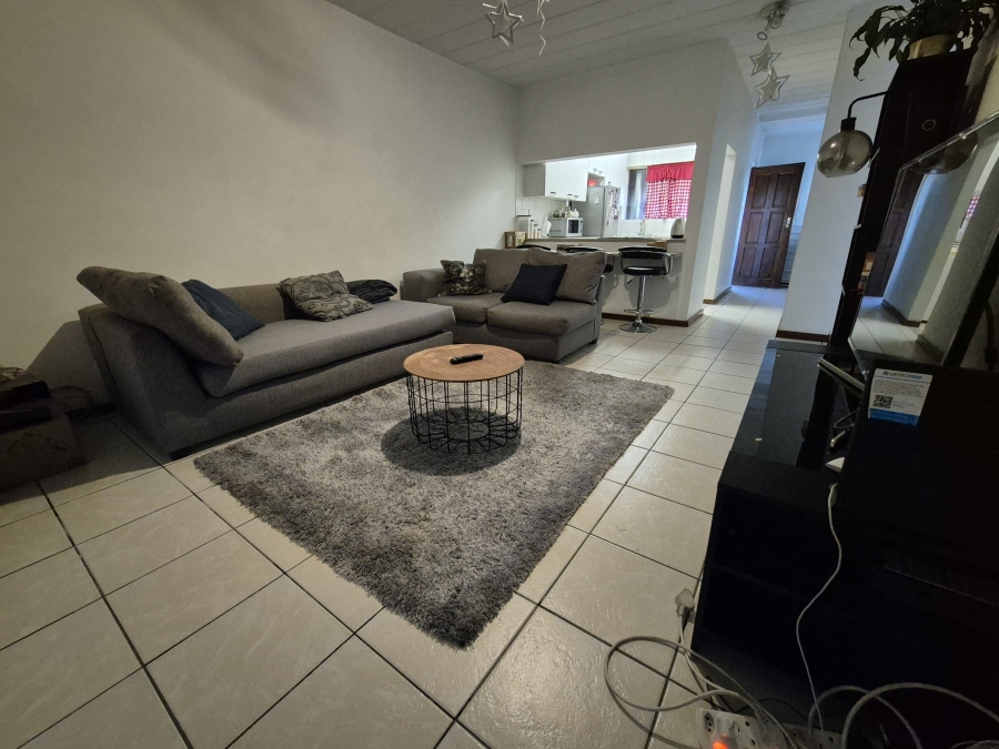 To Let 2 Bedroom Property for Rent in Buccleuch Gauteng