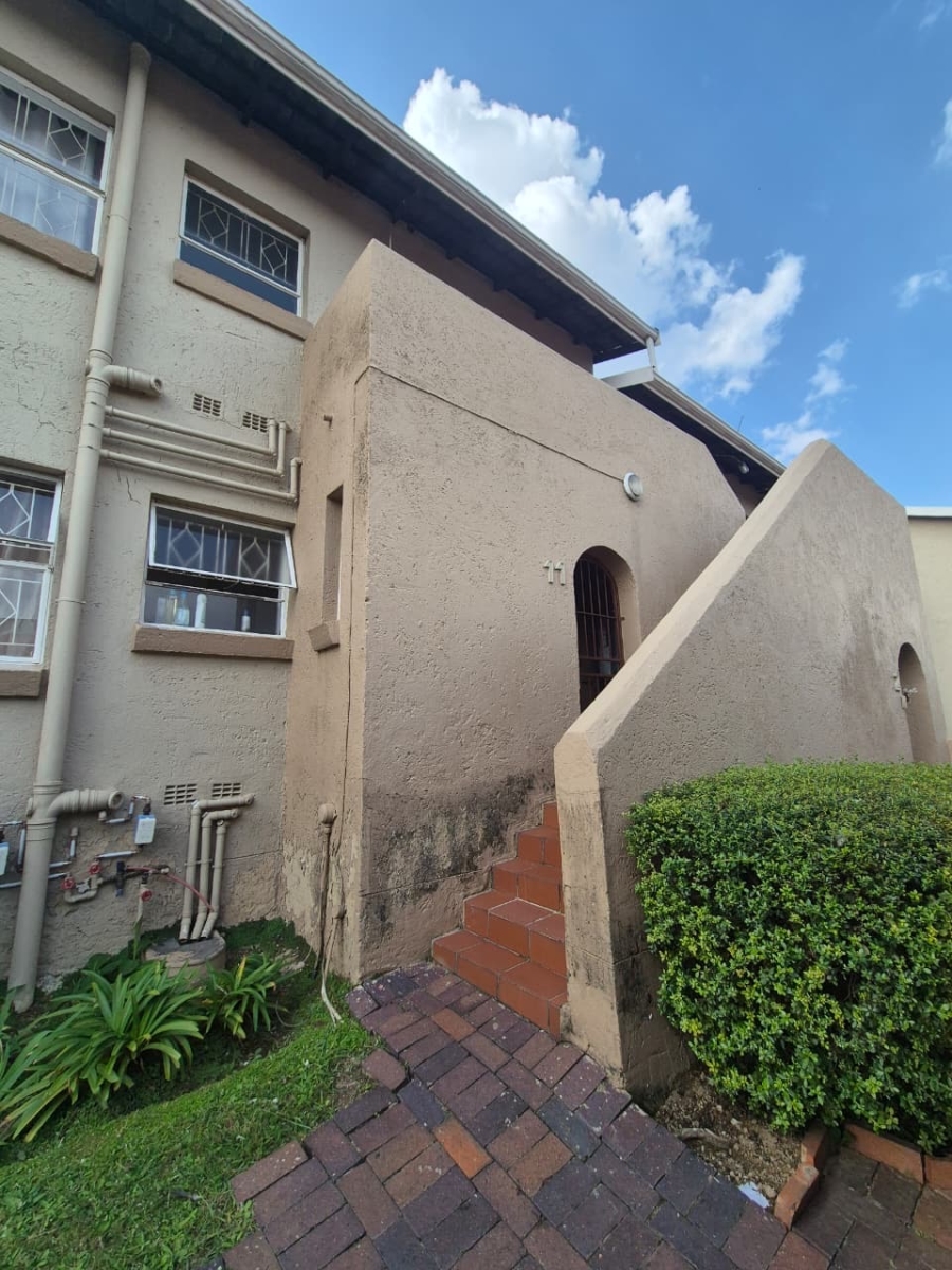 To Let 2 Bedroom Property for Rent in Buccleuch Gauteng