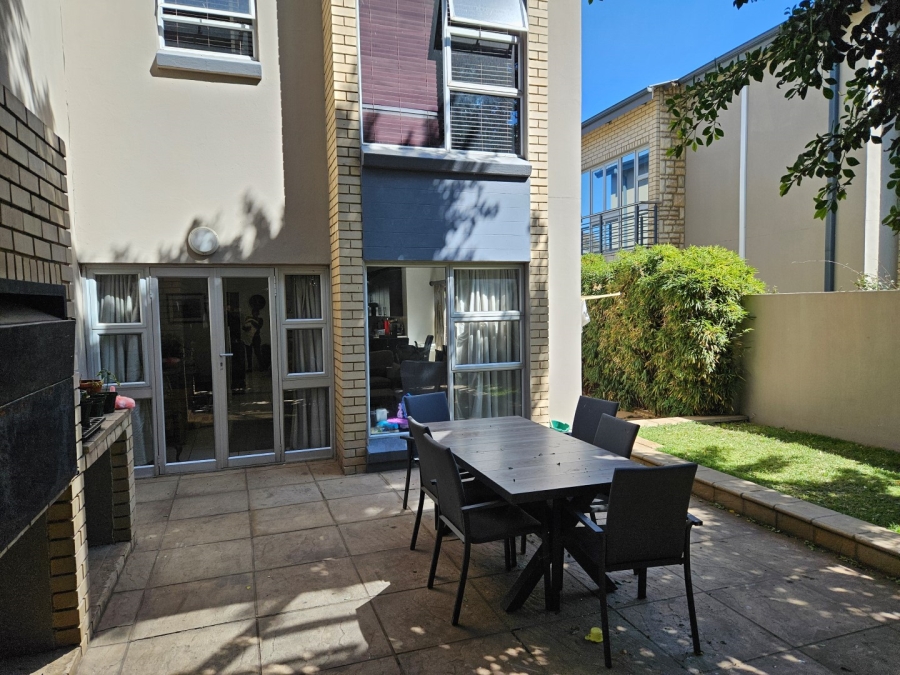 To Let 3 Bedroom Property for Rent in Craighall Gauteng