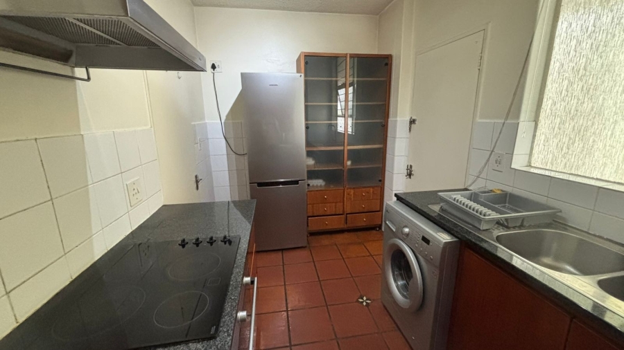 To Let 2 Bedroom Property for Rent in Sandhurst Gauteng