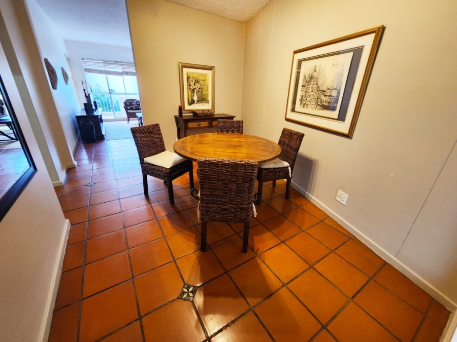 To Let 2 Bedroom Property for Rent in Sandhurst Gauteng