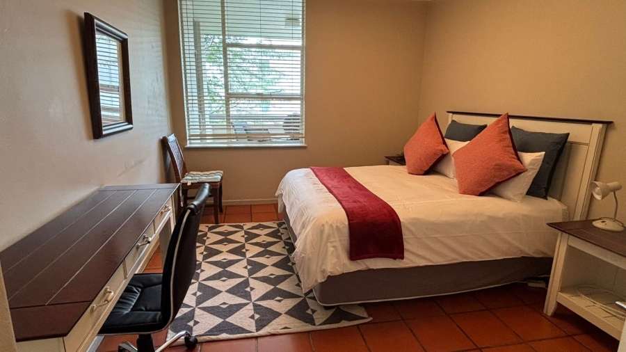 To Let 2 Bedroom Property for Rent in Sandhurst Gauteng