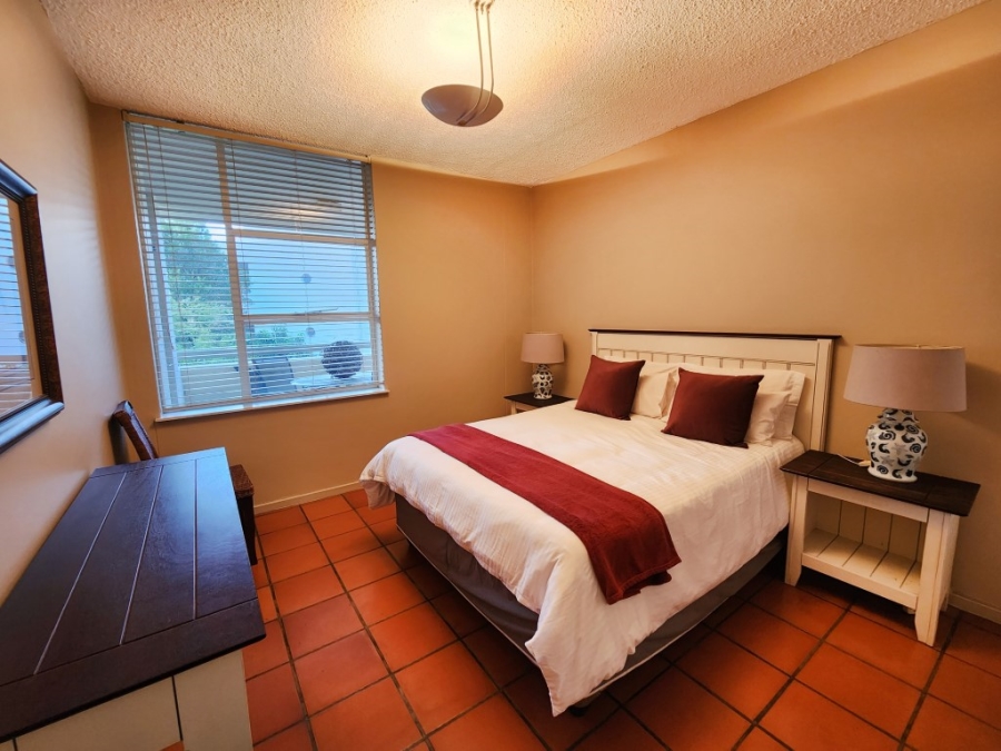 To Let 2 Bedroom Property for Rent in Sandhurst Gauteng